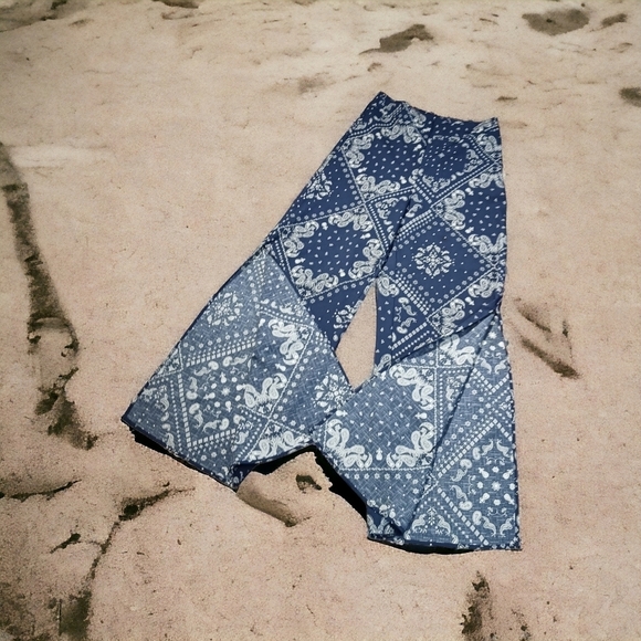 Le Lis Bandana Open Leg Beachy Boho Pants See ad - Ladies Small - Picture 1 of 5